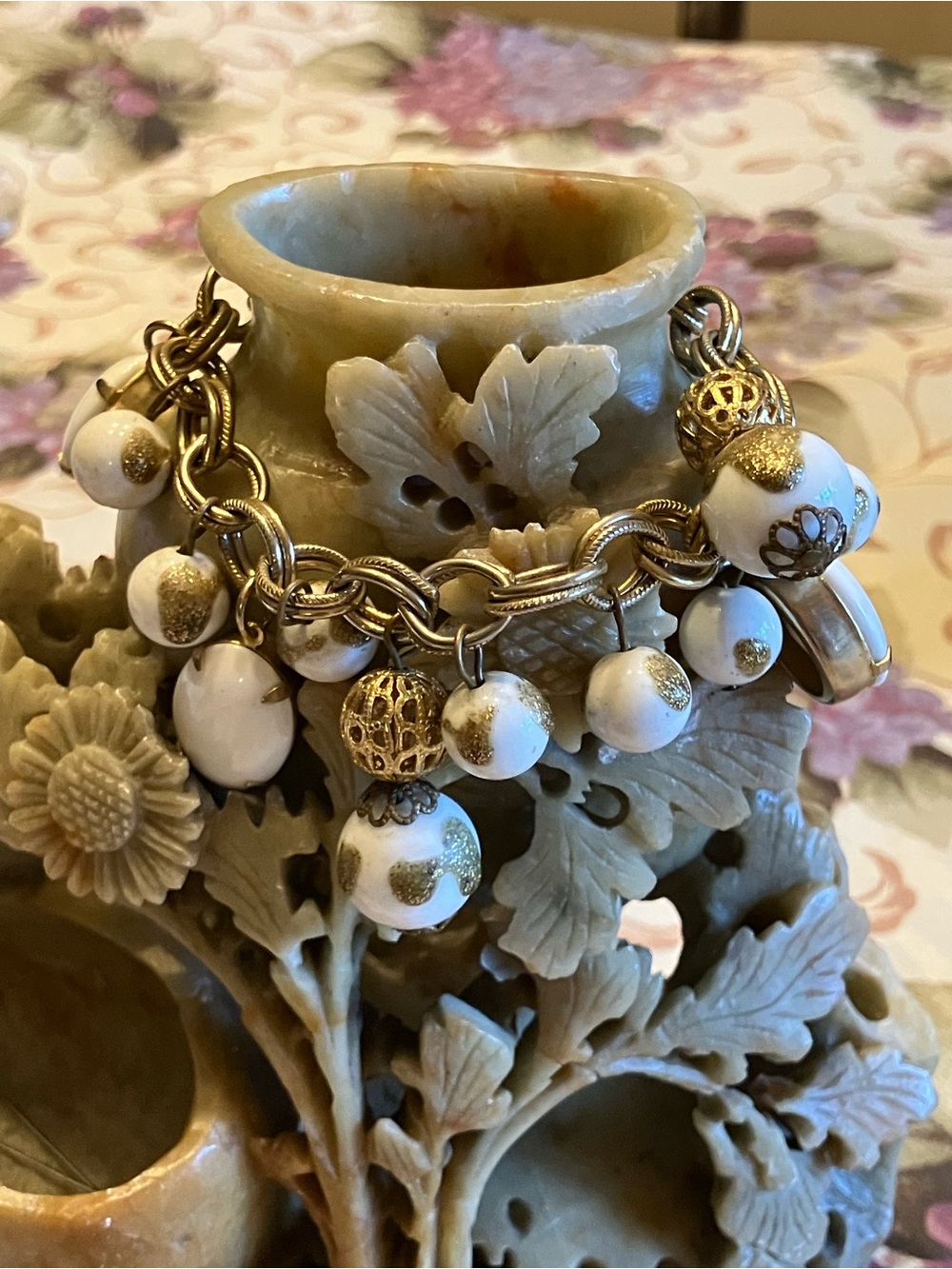 VINTAGE BEAD CAPPED AND PRONGED CHARM BRACELET